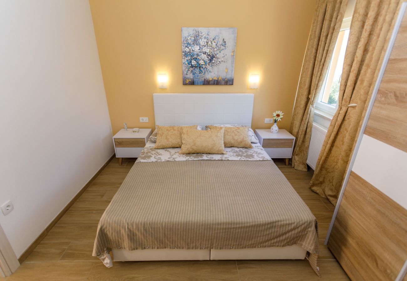 Villa in Opatija - Villa Ivetta for 10 people near Opatija with sea view & children playground