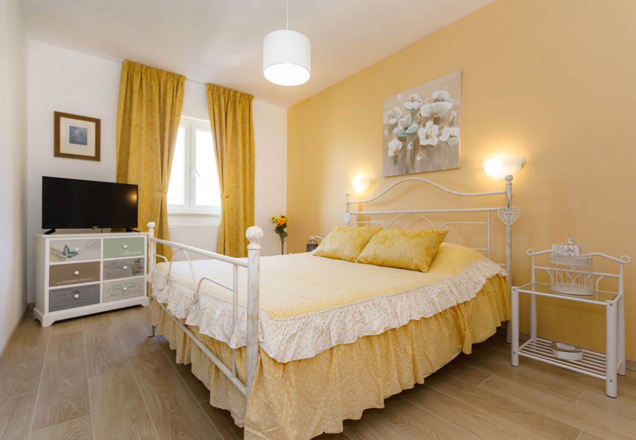 Villa in Opatija - Villa Ivetta for 10 people near Opatija with sea view & children playground
