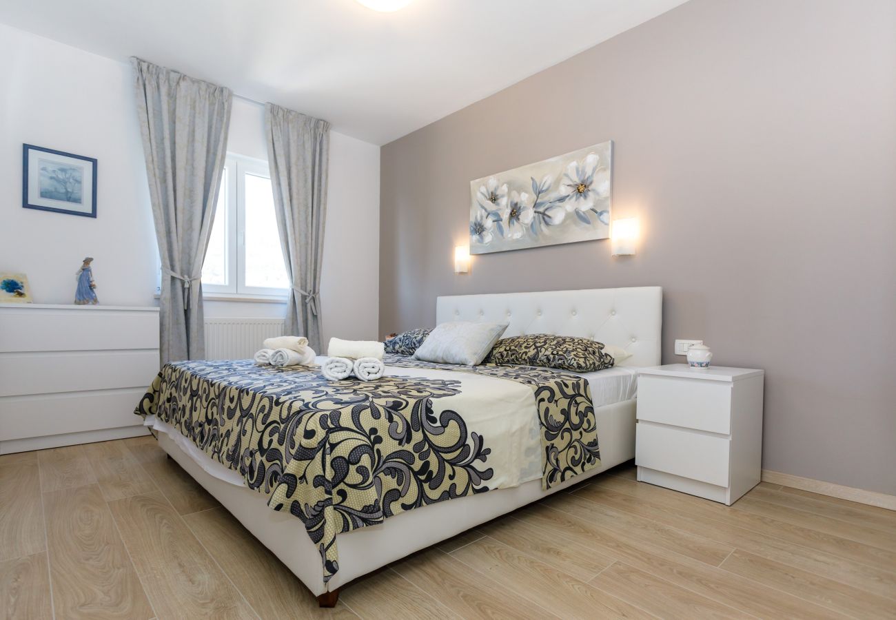 Villa in Opatija - Villa Ivetta for 10 people near Opatija with sea view & children playground