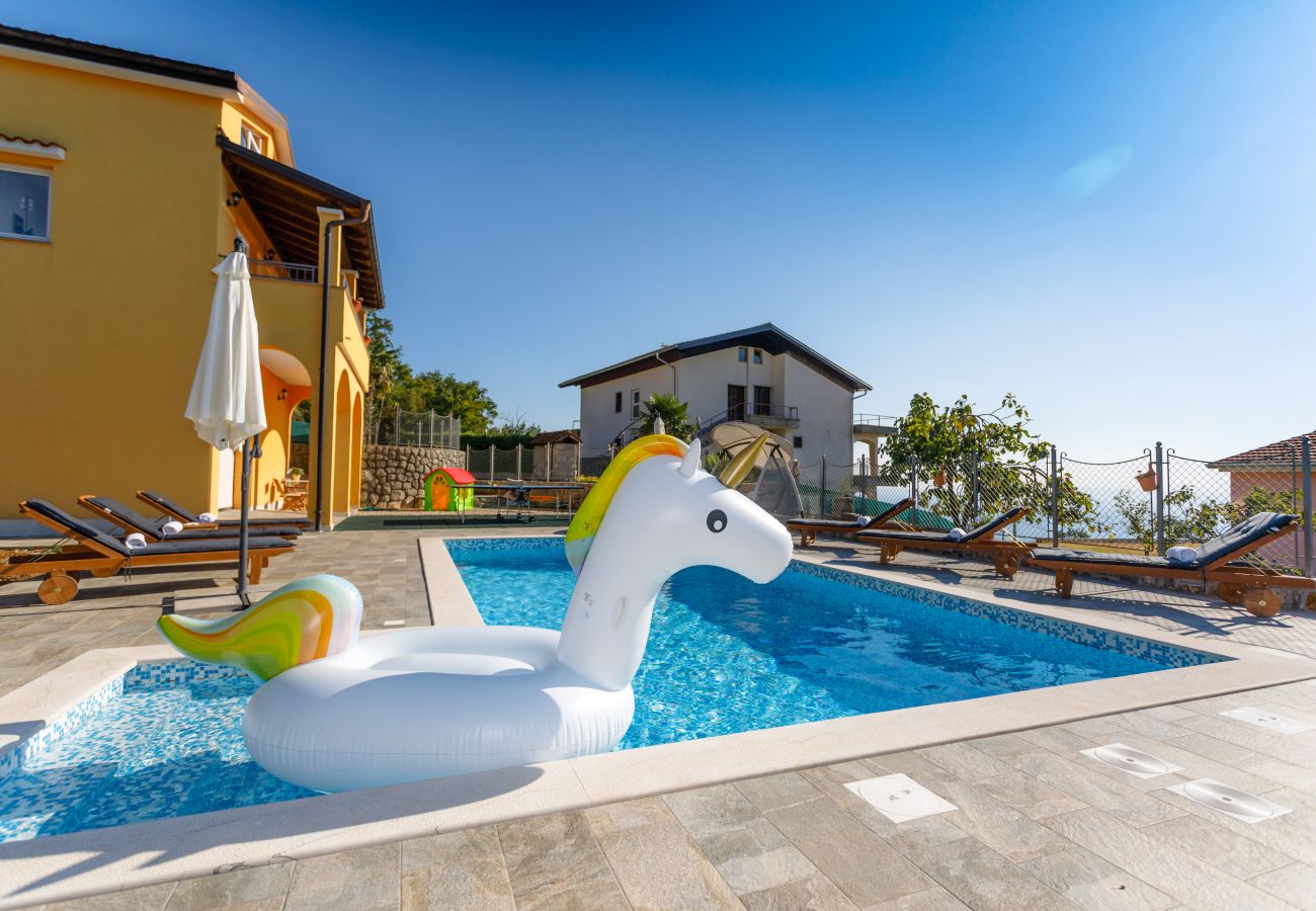 Villa in Opatija - Villa Ivetta for 10 people near Opatija with sea view & children playground