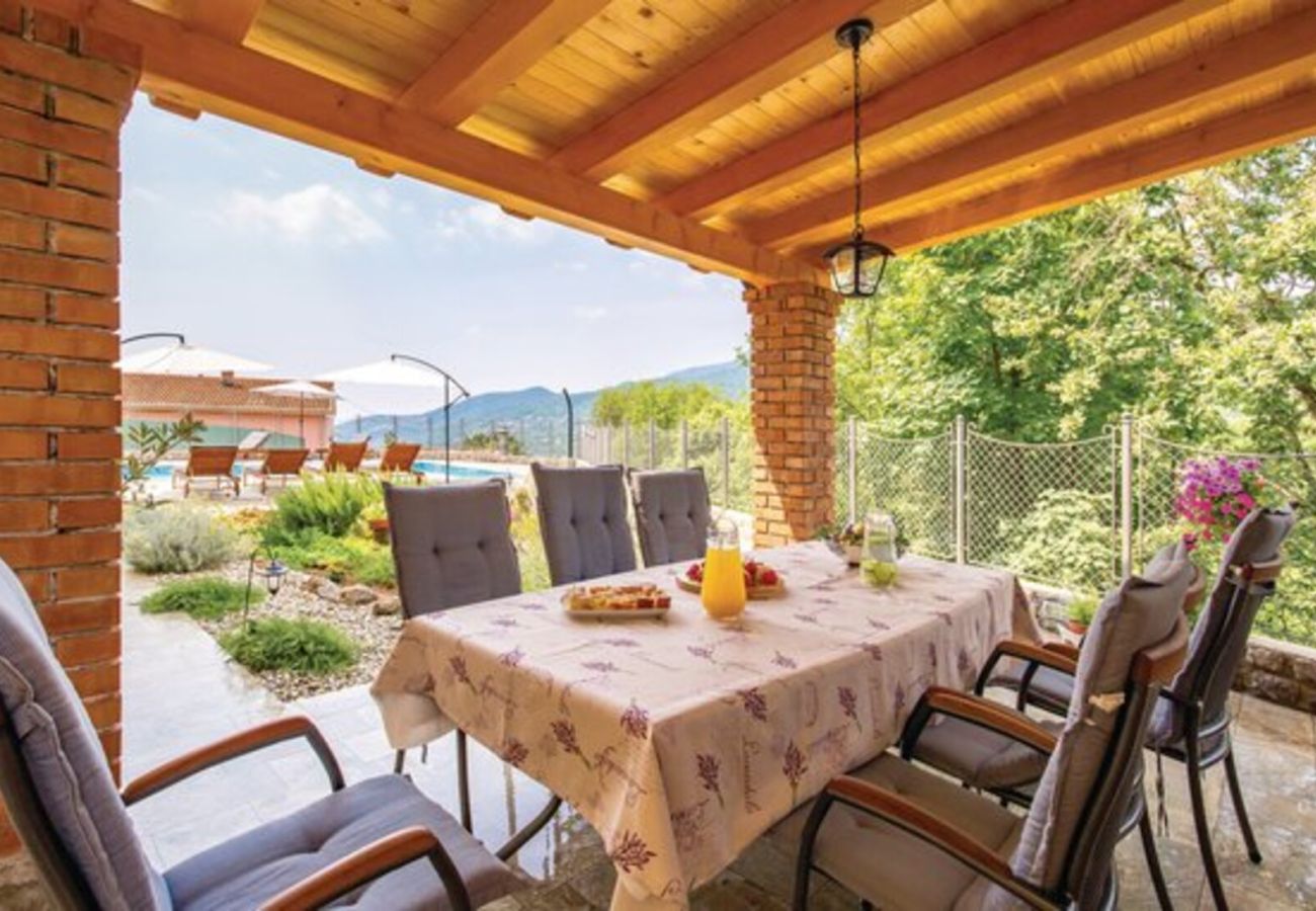 Villa in Opatija - Villa Ivetta for 10 people near Opatija with sea view & children playground