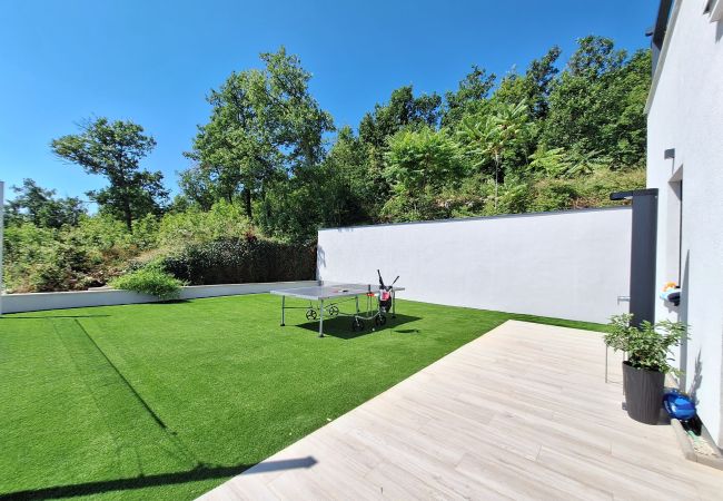 Villa in Mošcenicka Draga - Villa Levant for 10 people near Opatija with jacuzzi & sea view Villa in Mošcenicka Draga - Villa Levant for 10 people near Opatija with jacuzzi & sea view