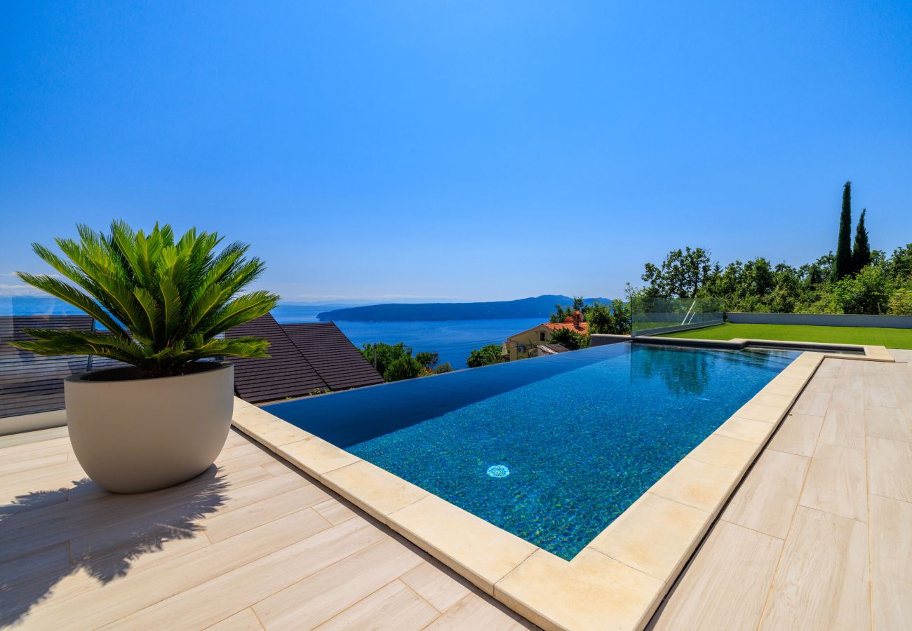 Villa in Mošcenicka Draga - Villa Levant for 10 people near Opatija with jacuzzi & sea view