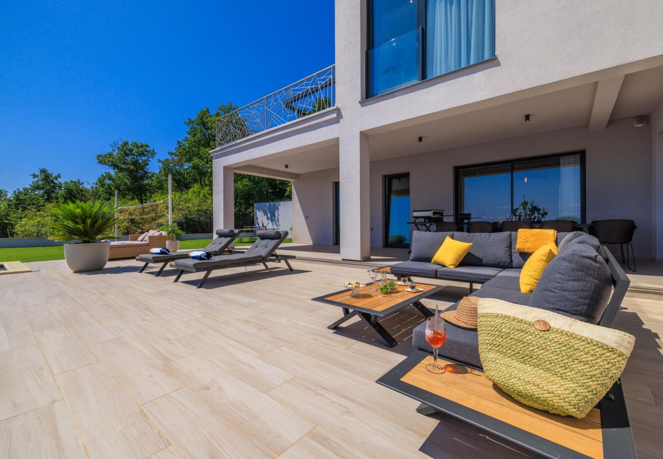 Villa in Mošcenicka Draga - Villa Levant for 10 people near Opatija with jacuzzi & sea view