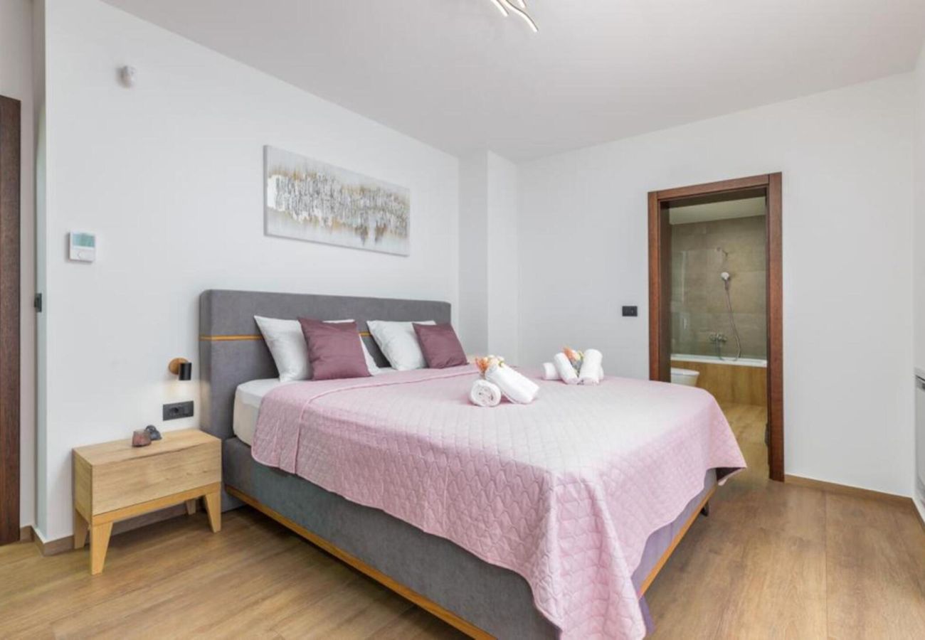 Villa in Juršici - Villa Ana Škicini for 10 people with private pool and sea view near Novigrad