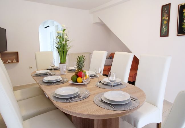 Villa in Valbandon - Villa Grace Felice for 8 people with private pool & only 2 km from the beach near Fažana Villa in Valbandon - Villa Grace Felice for 8 people with private pool & only 2 km from the beach near Fažana