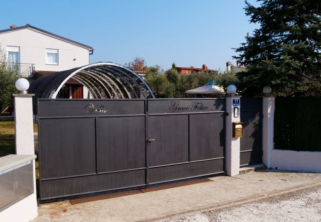Villa in Valbandon - Villa Grace Felice for 8 people with private pool & only 2 km from the beach near Fažana Villa in Valbandon - Villa Grace Felice for 8 people with private pool & only 2 km from the beach near Fažana