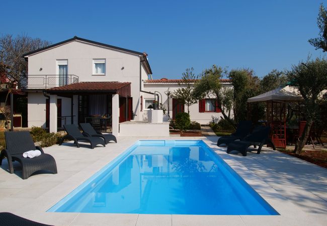 Villa in Valbandon - Villa Grace Felice for 8 people with private pool & only 2 km from the beach near Fažana Villa in Valbandon - Villa Grace Felice for 8 people with private pool & only 2 km from the beach near Fažana
