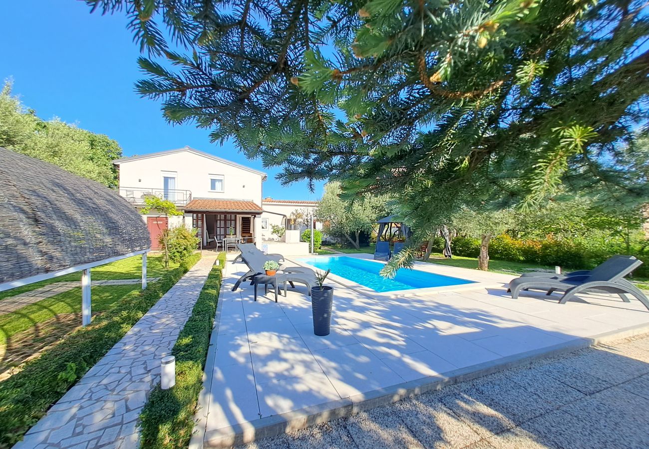 Villa in Valbandon - Villa Grace Felice for 8 people with private pool & only 2 km from the beach near Fažana