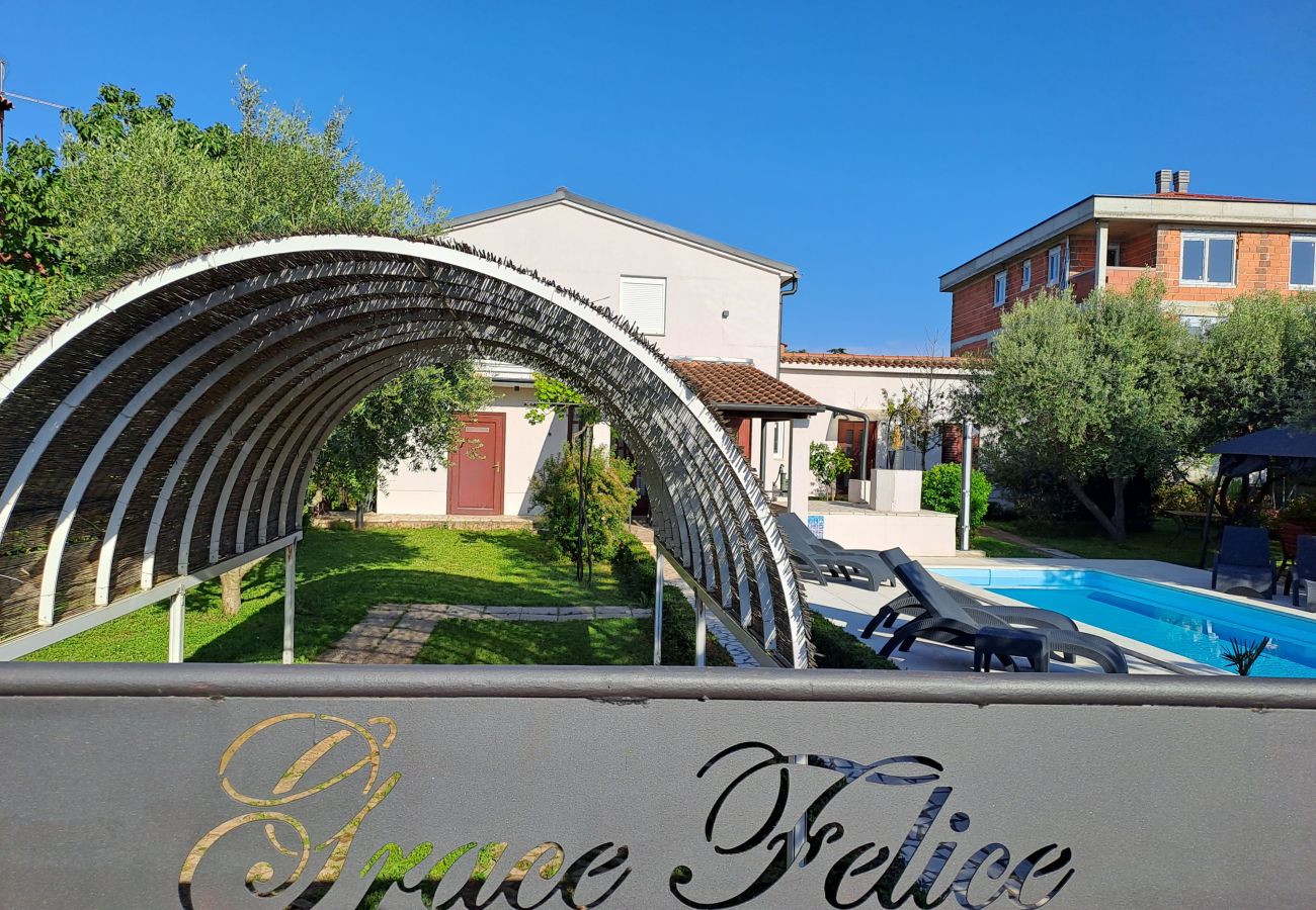 Villa in Valbandon - Villa Grace Felice for 8 people with private pool & only 2 km from the beach near Fažana