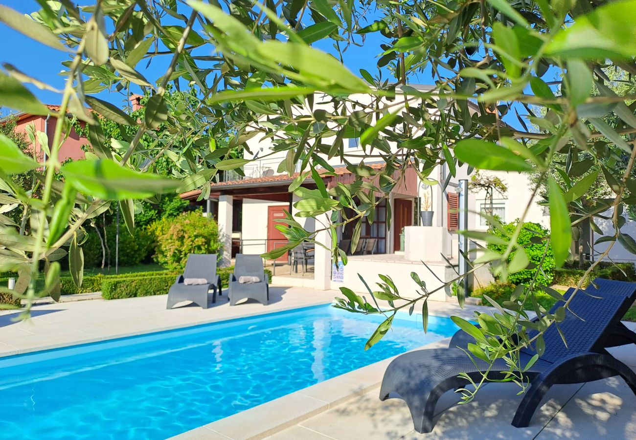 Villa in Valbandon - Villa Grace Felice for 8 people with private pool & only 2 km from the beach near Fažana