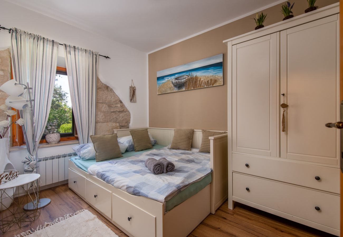 Villa in Krnica - Villa Orada for 6 people with private pool & only 2.5 km from the beach