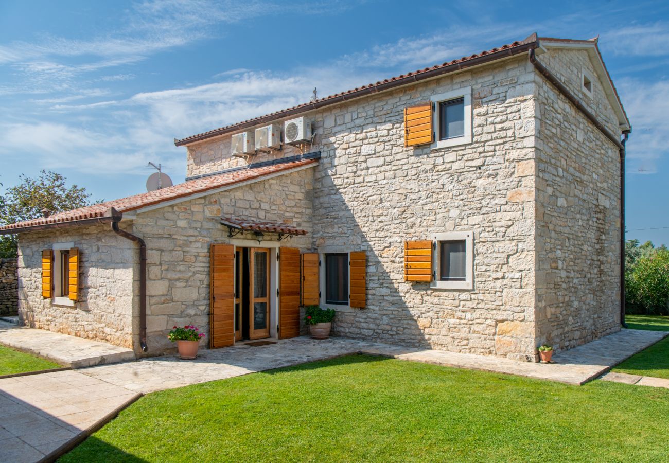 Villa in Krnica - Villa Orada for 6 people with private pool & only 2.5 km from the beach