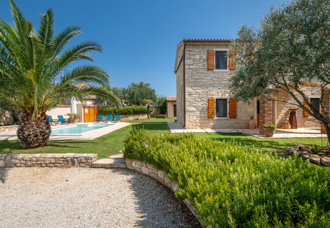 Villa in Krnica - Villa Orada for 6 people with private pool & only 2.5 km from the beach