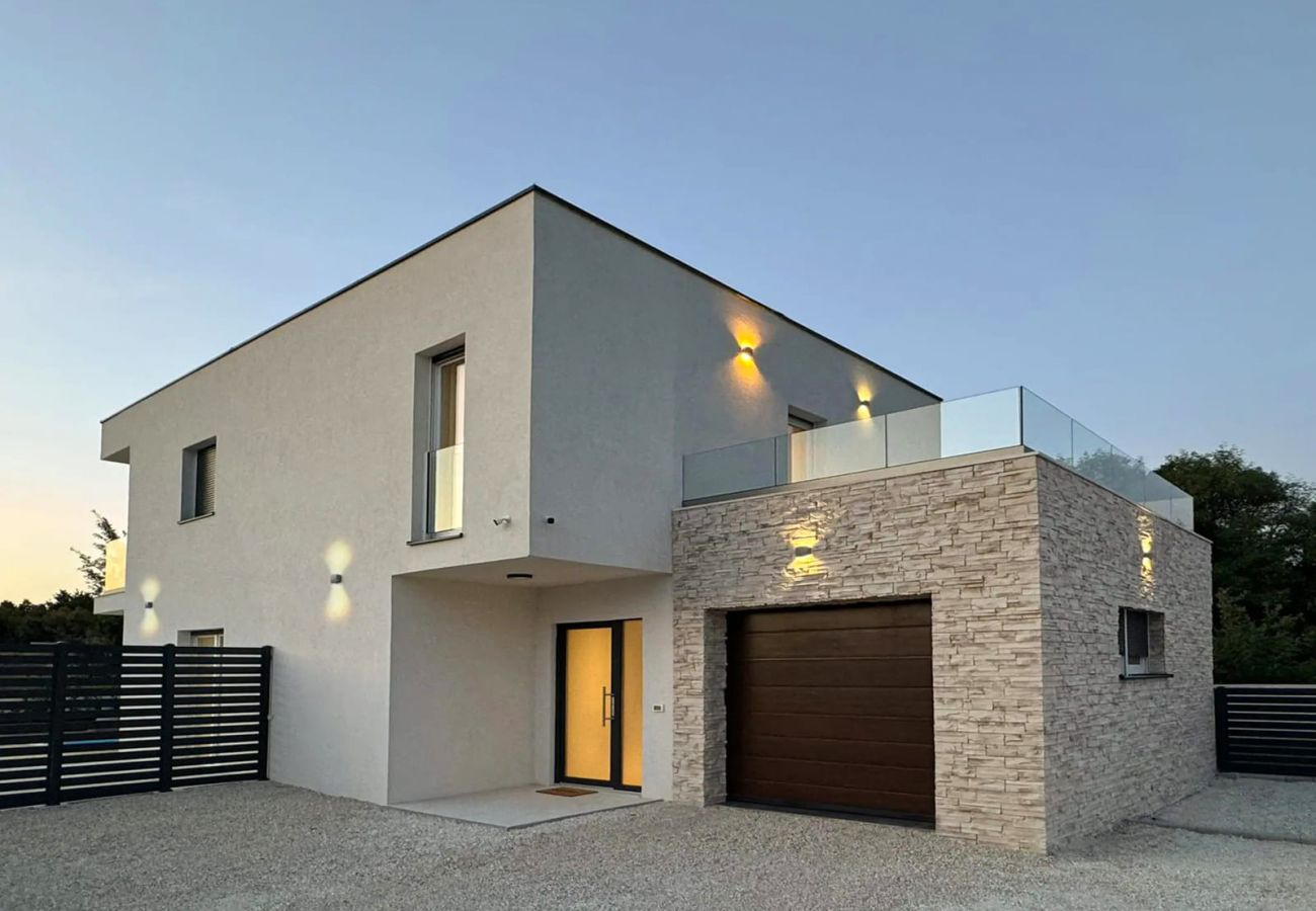 Villa in Bibici - Villa Nobel for 6 adults with private 40 m2 heated pool, outside bar & movie theatre - only for adults