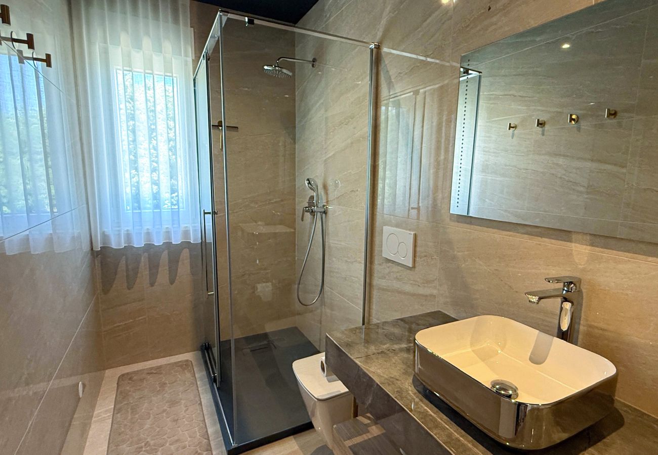 Villa in Bibici - Villa Nobel for 6 adults with private 40 m2 heated pool, outside bar & movie theatre - only for adults