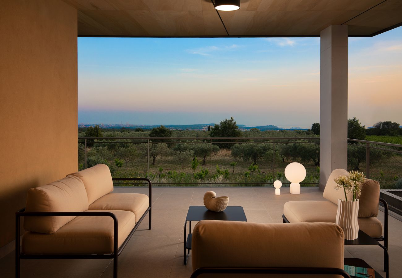 Villa in Vodnjan - Luxury Villa Puerto de Paz for 8 people near Fažana with 60 m2 private heated pool, sauna, mini golf & sea view