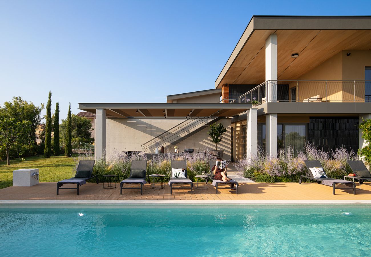 Villa in Vodnjan - Luxury Villa Puerto de Paz for 8 people near Fažana with 60 m2 private heated pool, sauna, mini golf & sea view