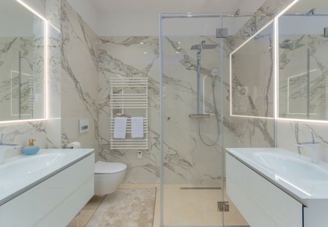 Villa in Valentici - Villa Gabrijela for 10 people near Novigrad with 66 m2 heated pool and sea view Villa in Valentici - Villa Gabrijela for 10 people near Novigrad with 66 m2 heated pool and sea view