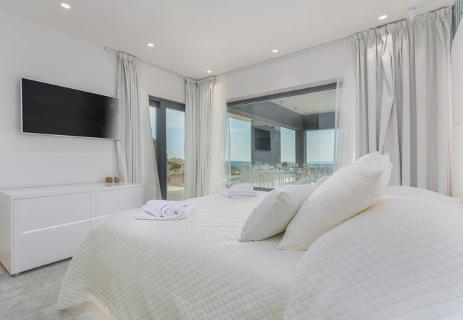 Villa in Valentici - Villa Gabrijela for 10 people near Novigrad with 66 m2 heated pool and sea view Villa in Valentici - Villa Gabrijela for 10 people near Novigrad with 66 m2 heated pool and sea view