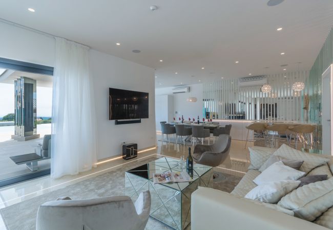 Villa in Valentici - Villa Gabrijela for 10 people near Novigrad with 66 m2 heated pool and sea view Villa in Valentici - Villa Gabrijela for 10 people near Novigrad with 66 m2 heated pool and sea view