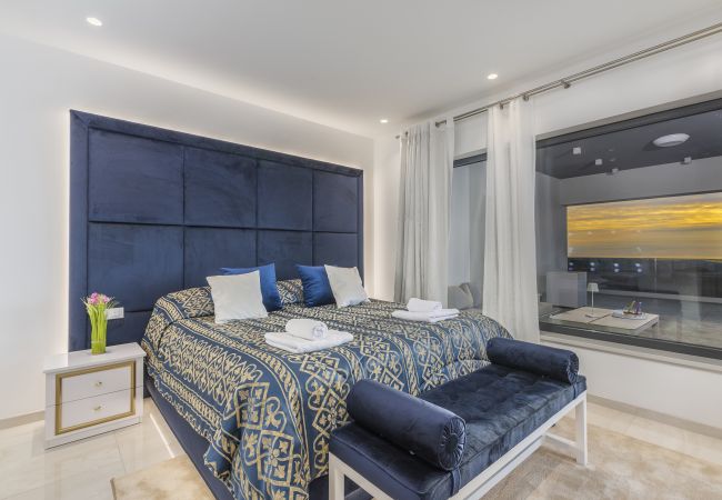 Villa in Valentici - Villa Sara for 10 people near Novigrad with sea view and salt- water pool Villa in Valentici - Villa Sara for 10 people near Novigrad with sea view and salt- water pool