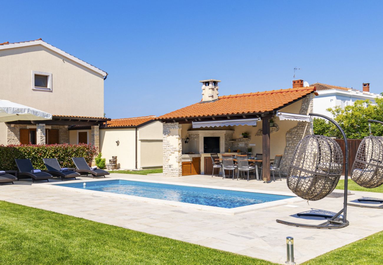 Villa in Sveta Marija na Krasu - Villa Giardino Verde for 8 people near Umag with private pool