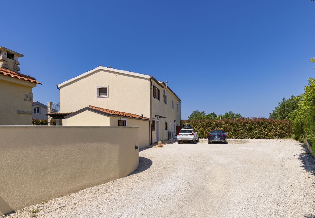 Villa in Sveta Marija na Krasu - Villa Giardino Verde for 8 people near Umag with private pool