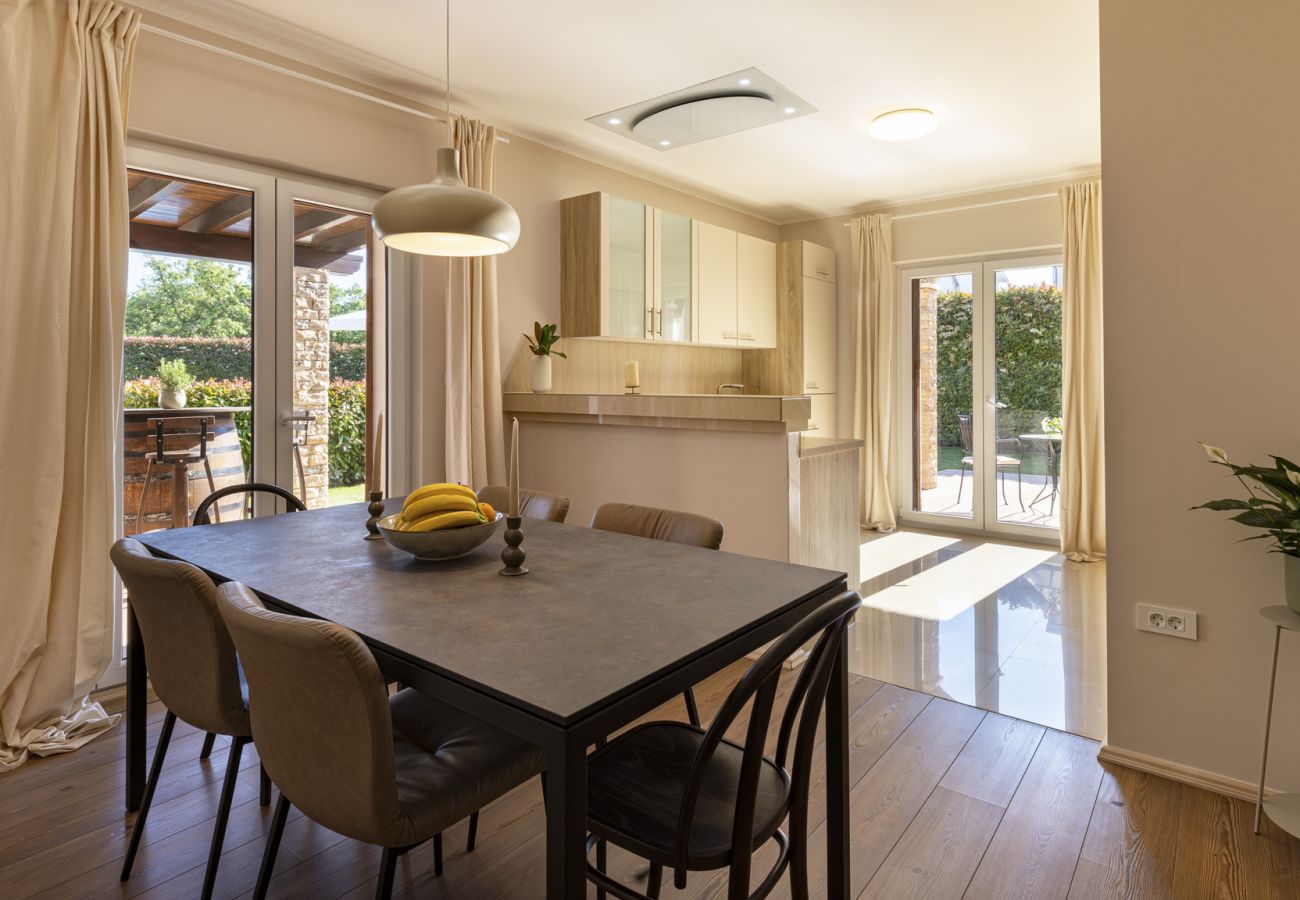 Villa in Sveta Marija na Krasu - Villa Giardino Verde for 8 people near Umag with private pool