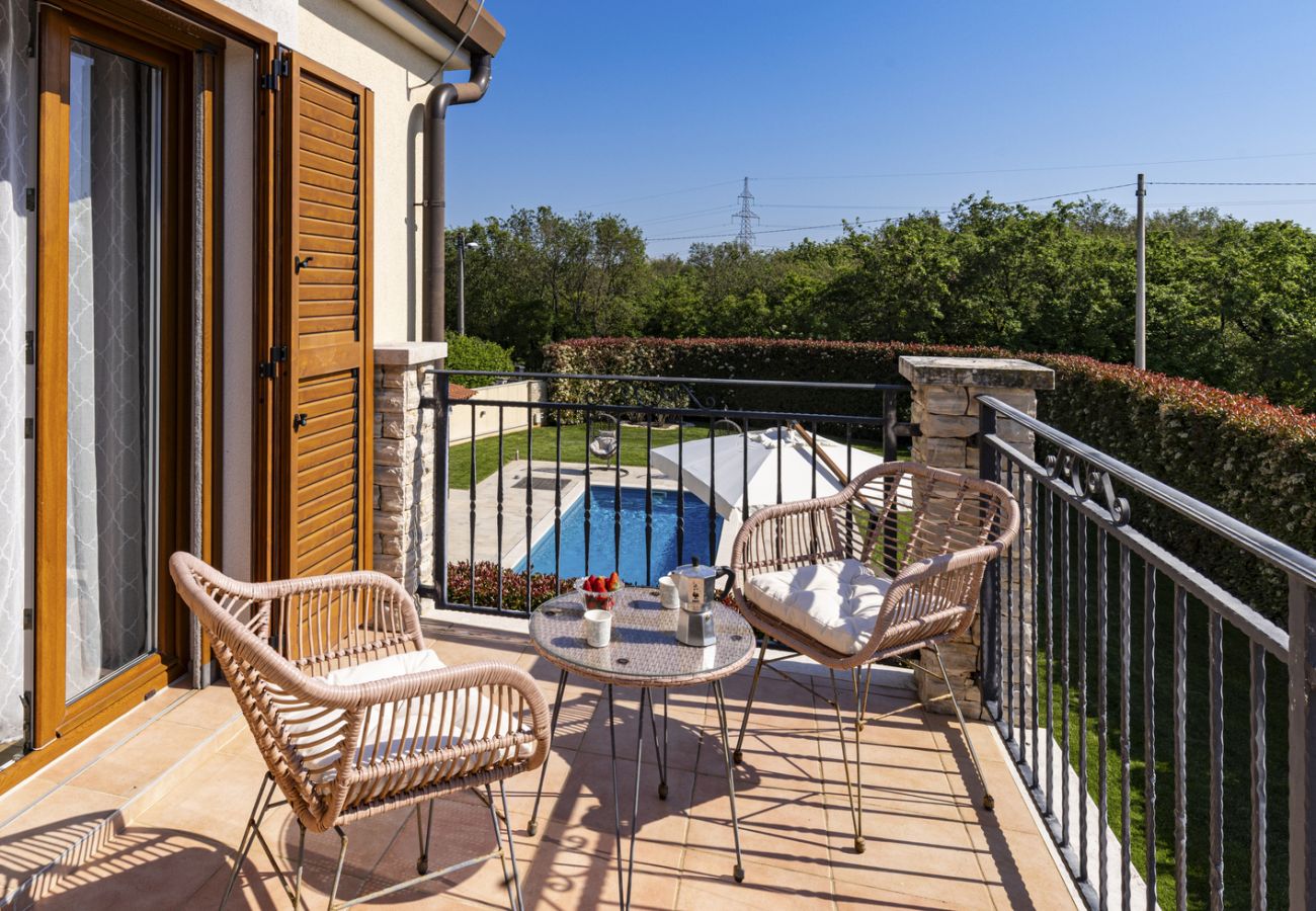 Villa in Sveta Marija na Krasu - Villa Giardino Verde for 8 people near Umag with private pool