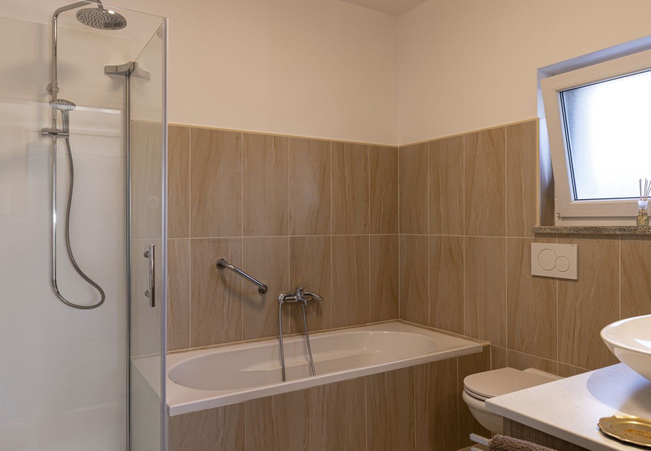 Villa in Sveta Marija na Krasu - Villa Giardino Verde for 8 people near Umag with private pool