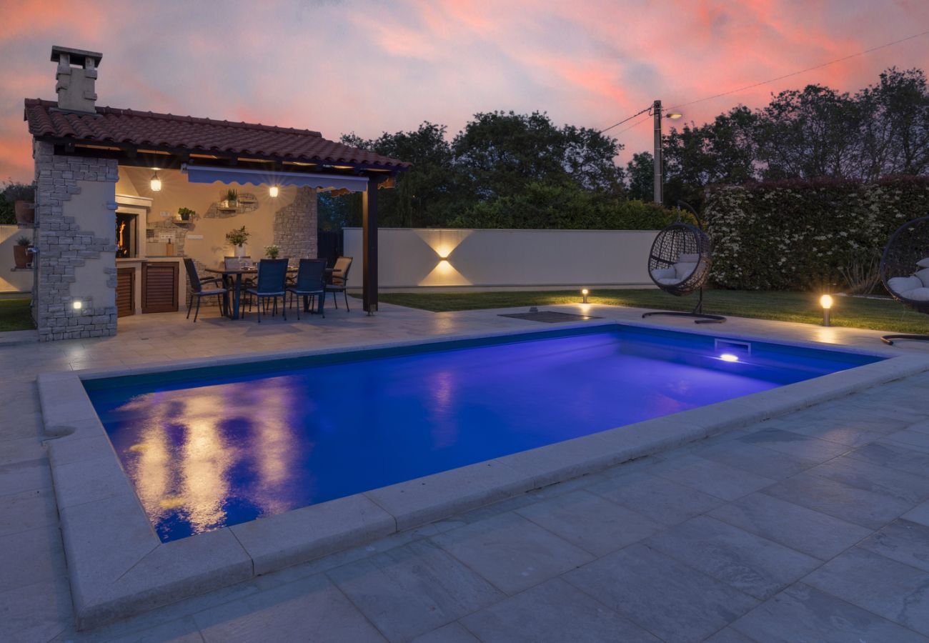 Villa in Sveta Marija na Krasu - Villa Giardino Verde for 8 people near Umag with private pool