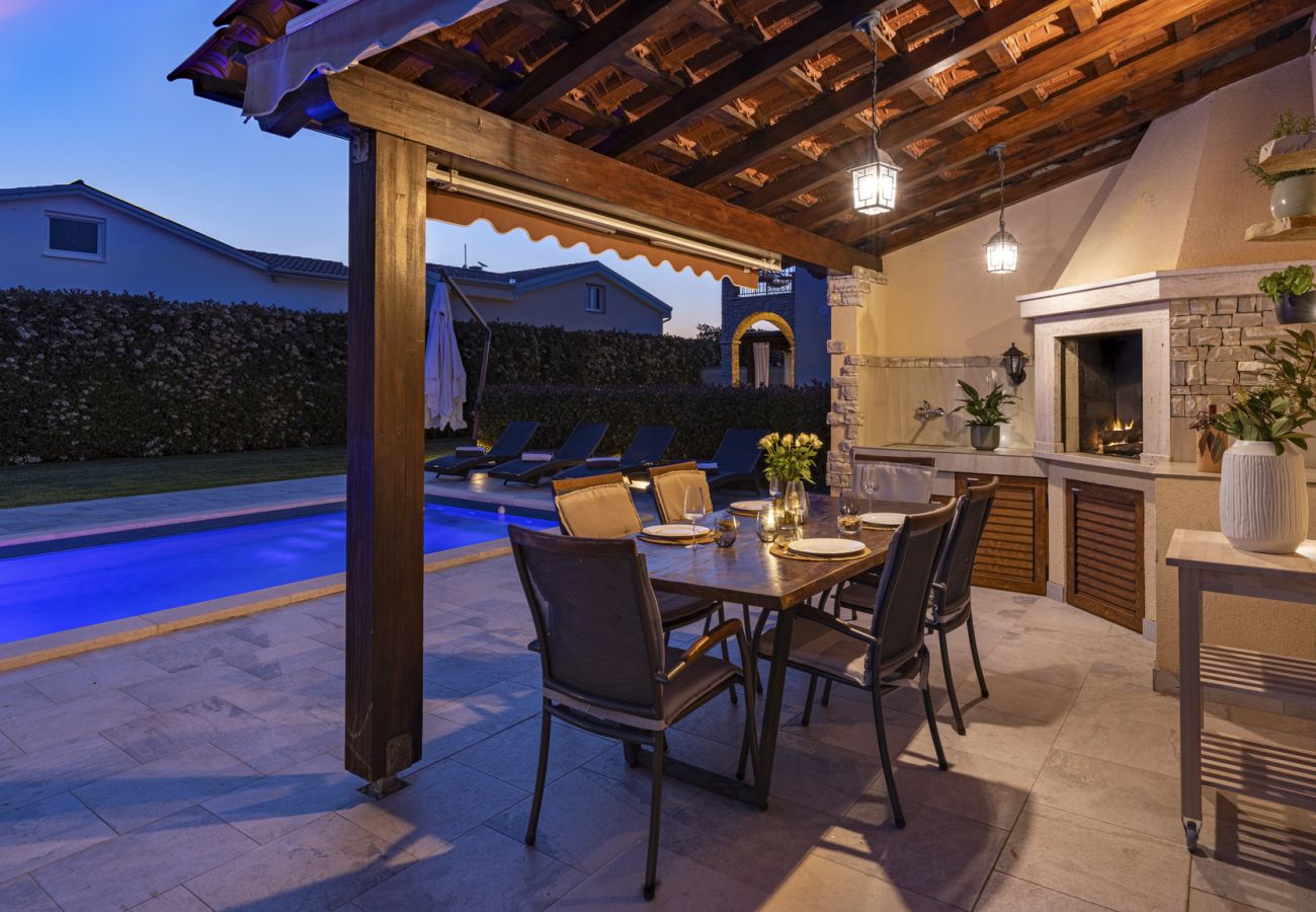 Villa in Sveta Marija na Krasu - Villa Giardino Verde for 8 people near Umag with private pool