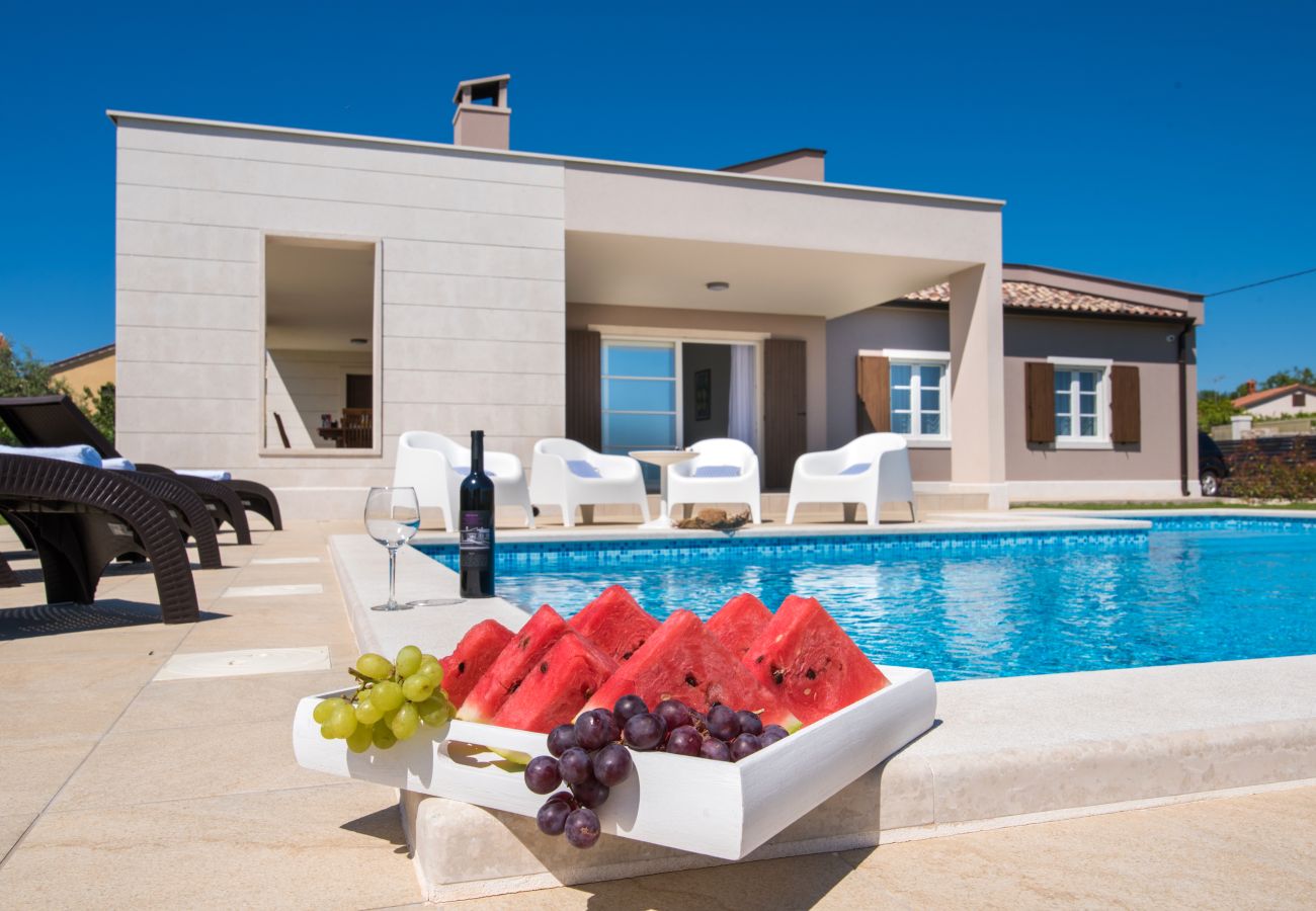 Villa in Kavran - Villa Histria for 6 people near Pula with private pool & sea view
