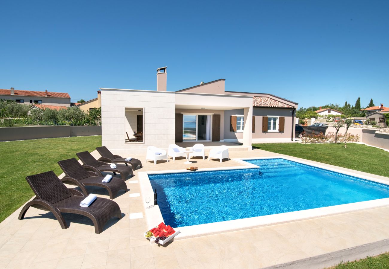 Villa in Kavran - Villa Histria for 6 people near Pula with private pool & sea view