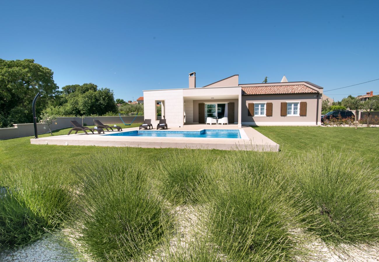 Villa in Kavran - Villa Histria for 6 people near Pula with private pool & sea view