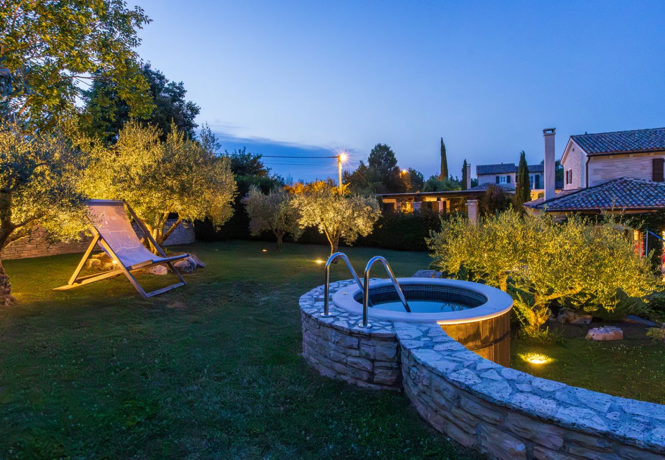 Villa in Banki - Villa ARtIEN for 8 people with 32m2 private pool & pet friendly