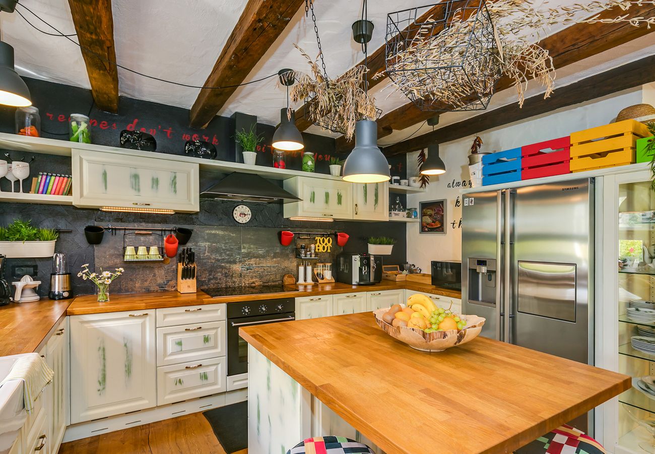 Villa in Banki - Villa ARtIEN for 8 people with 32m2 private pool & pet friendly
