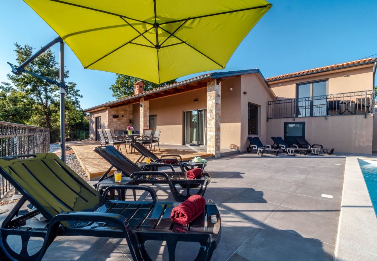 Villa in Šarici - Villa Gloria for 6 people with private pool and children playground