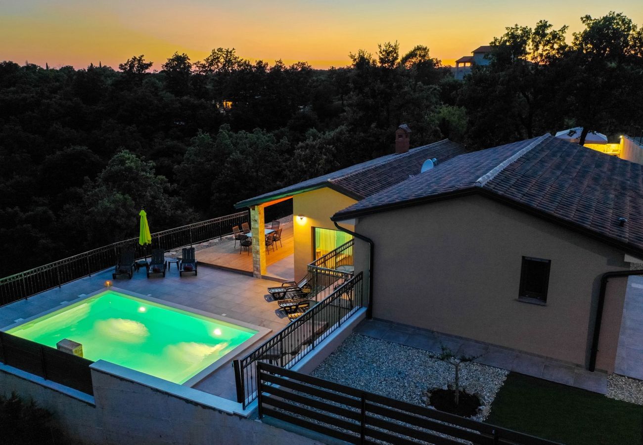 Villa in Šarici - Villa Gloria for 6 people with private pool and children playground