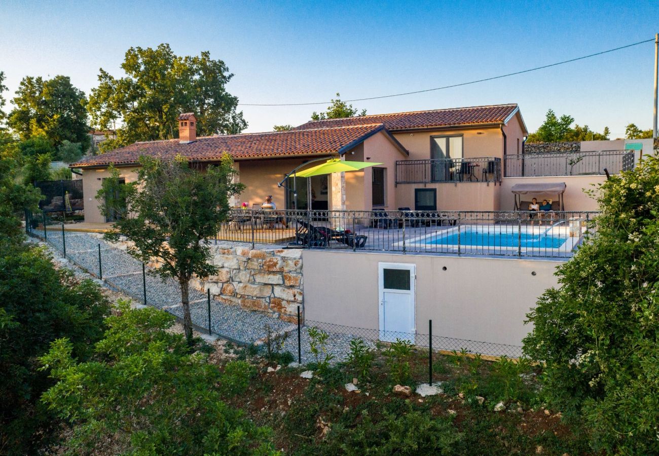 Villa in Šarici - Villa Gloria for 6 people with private pool and children playground