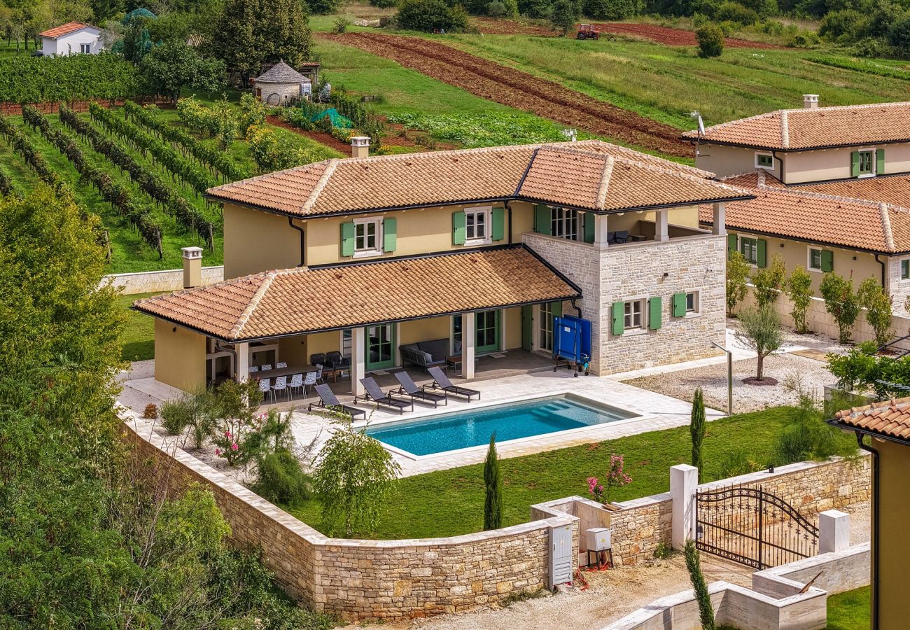 Villa in Šivati - Villa LunIstria in Central Istria for 10 people with private pool & kids playground