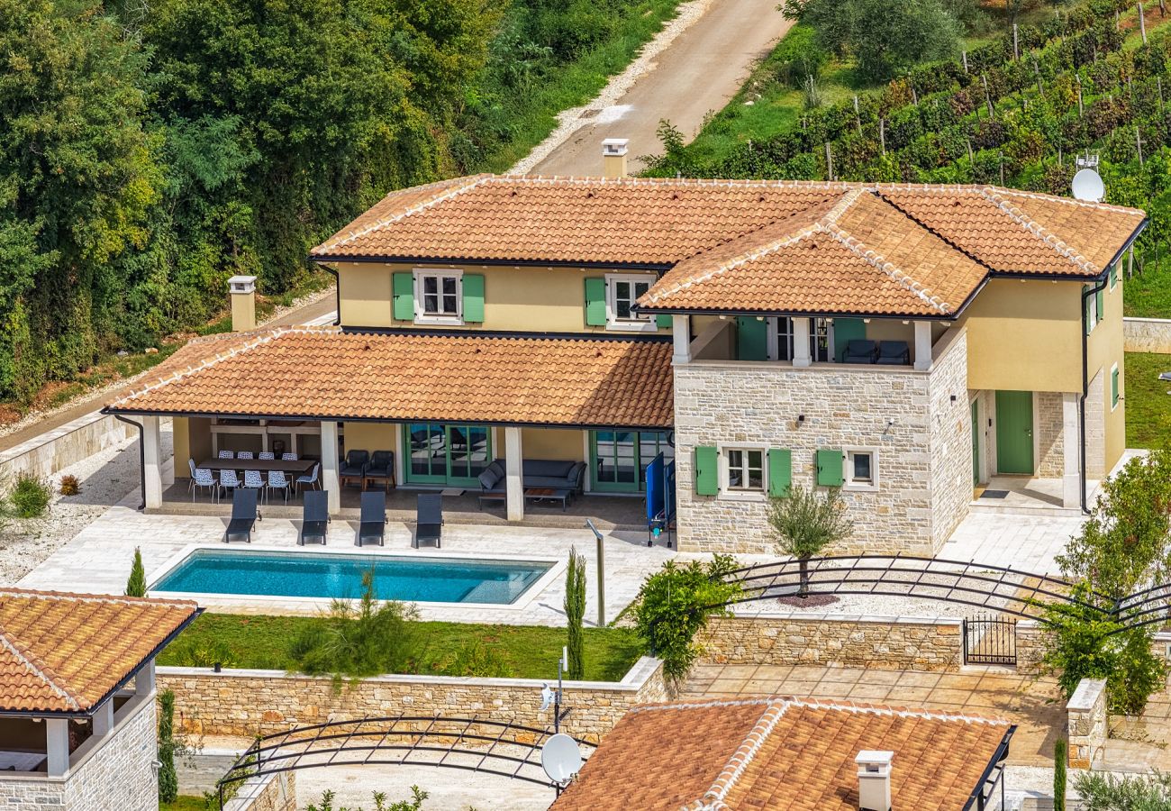 Villa in Šivati - Villa LunIstria in Central Istria for 10 people with private pool & kids playground