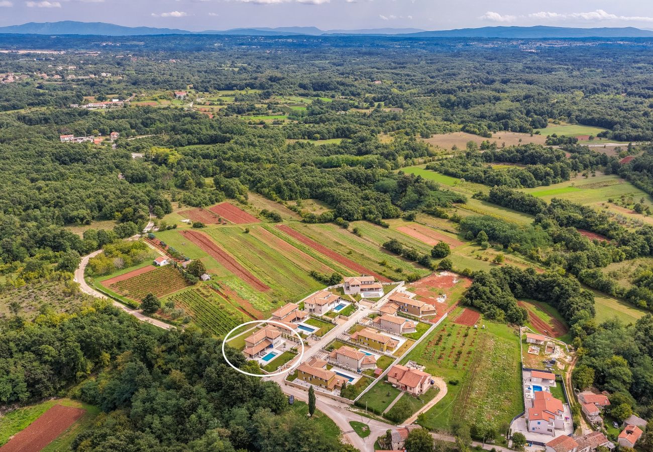 Villa in Šivati - Villa LunIstria in Central Istria for 10 people with private pool & kids playground