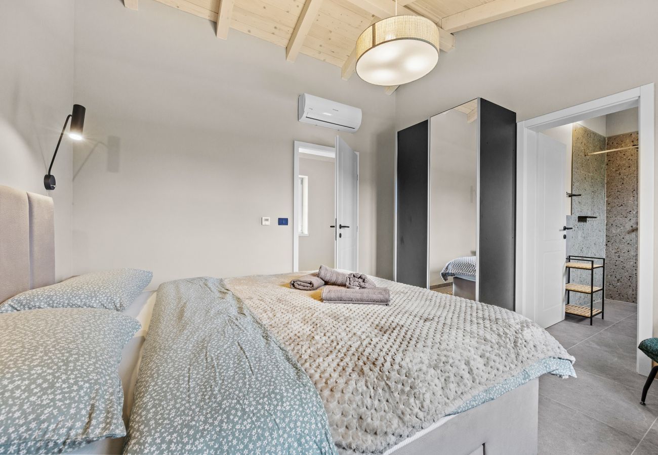 Villa in Šivati - Villa LunIstria in Central Istria for 10 people with private pool & kids playground