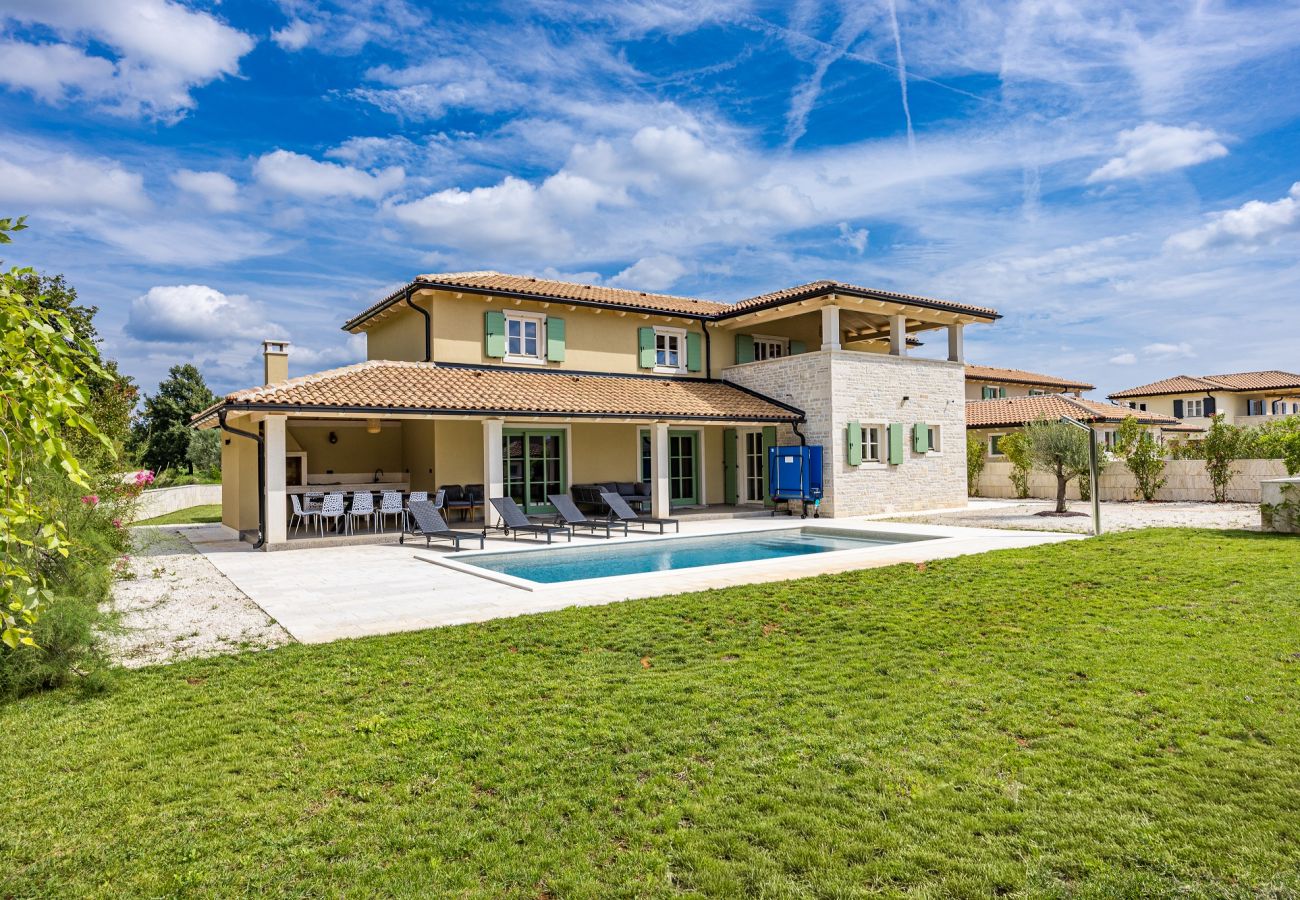Villa in Šivati - Villa LunIstria in Central Istria for 10 people with private pool & kids playground