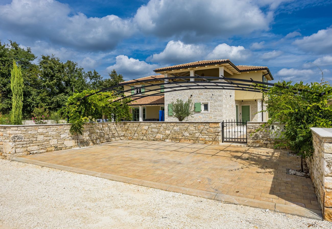 Villa in Šivati - Villa LunIstria in Central Istria for 10 people with private pool & kids playground