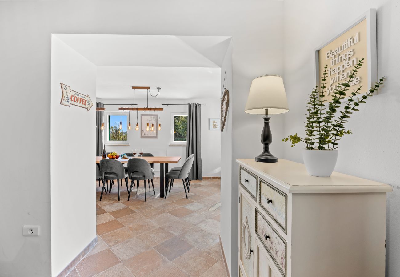 Villa in Rebici - Villa Renata for 11 people with private heated pool & pet friendly