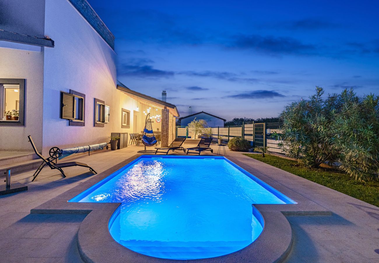 Villa in Rebici - Villa Renata for 11 people with private heated pool & pet friendly