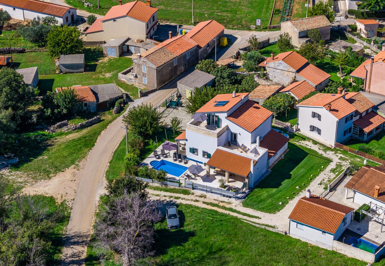 Villa in Rebici - Villa Renata for 11 people with private heated pool & pet friendly